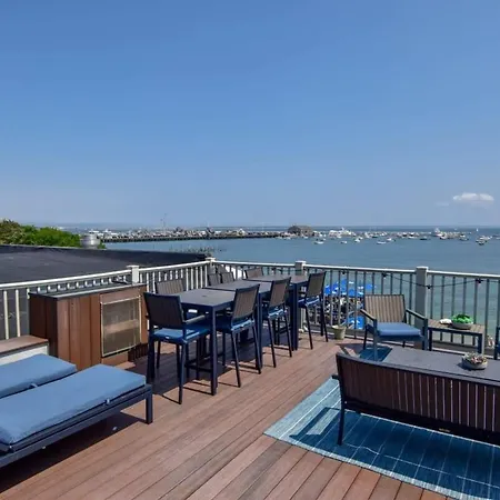 Villa Renovated Oceanfront Penthouse